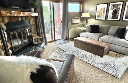 Lutsen House | Ski in Ski out Cozy Studio Condo, Pool, Hot Tub, Views of Moose Mtn