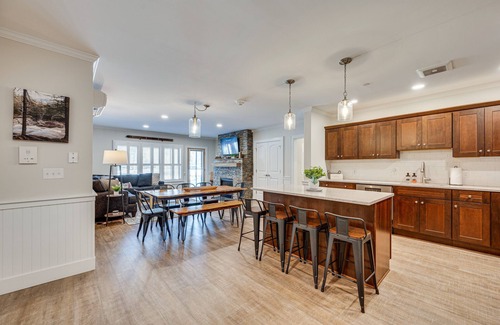 North Conway Condo | Ski-In/Ski-Out Cranmore Mountain Resort Condo!