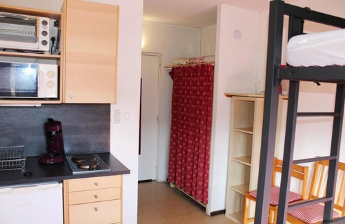 Saint-Etienne-en-Devoluy Apartment | Ski-in/ski-out & foot of the slopes, 6th floor, view valley, tv, 17m², Superdévoluy