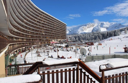 Saint-Etienne-en-Devoluy Apartment | Ski-in/ski-out & foot of the slopes, 6th floor, view valley, tv, 17m², Superdévoluy