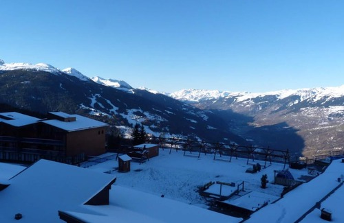 Arc-1800 Apartment | Ski-in/ski-out & foot of the slopes, 4th floor, view village, tv, ski locker, 33m², Les Arcs