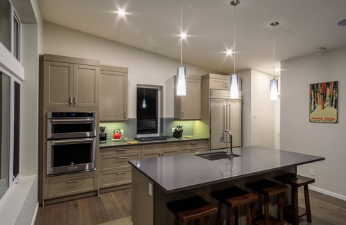 Golden House | SKI-IN/SKI-OUT. Just built, 4 bedroom, 3.5 bathroom modern Town home, sleeps 12
