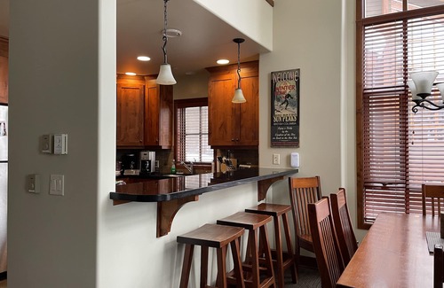 Sun Peaks House | Ski-In Ski-Out Sun Peaks Woodhaven Townhome