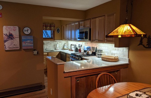 Central Vermont- Killington Condo | Ski-on Ski-Off Killington 2 BR Condo Newly renovated at Sunrise