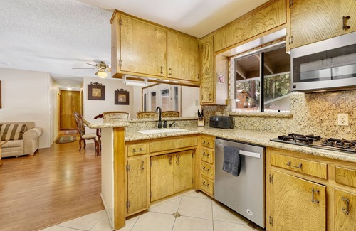 Summit Estates Ski Chalet | Ski Resort Relaxation at Crestwood Summit Big Bear