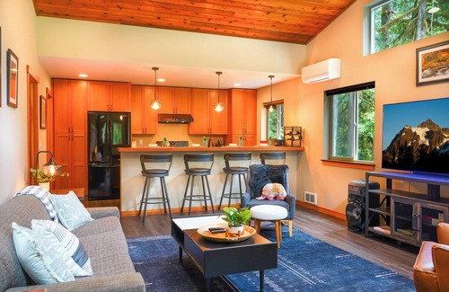 Warnick House | Ski, Soak, Stay! Hot Tub, Game Room w/Ping Pong & Foosball