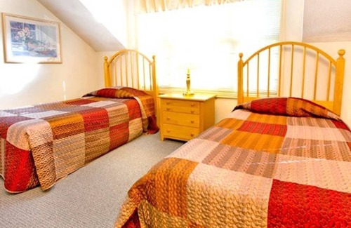 North Conway Resort | Skier's dream price drop 1 mile to Cranmore. Heated pool/Jacuzzi minutes away