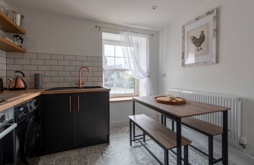 Abergavenny Apartment | Skirrid Apartment, Abergavenny Town Centre
