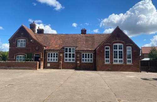 Bodham House | Skool House Retreat - 9 bedroom option
