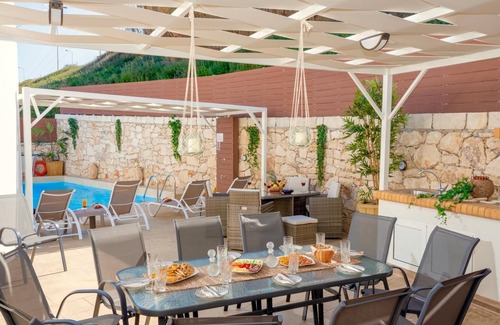 Skaleta Villa | Sky Beachfront Villa with private pool