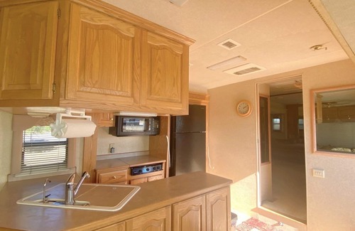 Rodeo House | Sky Gypsy RV-Skygazing, Birding, Hiking 36' One bedroom