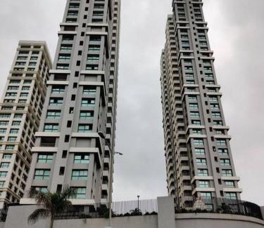 Phase 1 Apartment | SKY HIGH AT BLUE RIDGE 22ND FLOOR