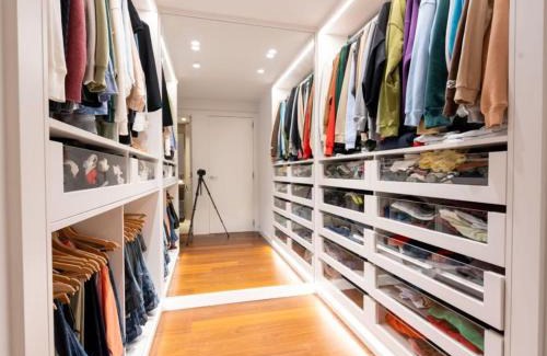 Bahar ic-Caghaq Ski Chalet | Sky Mirror