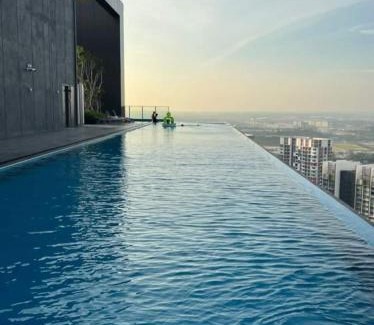 Shah Alam Apartment | Sky pool 4 star hotel grade stay in i-City