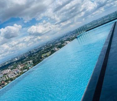 Shah Alam Apartment | Sky pool 4 star hotel grade stay in i-City