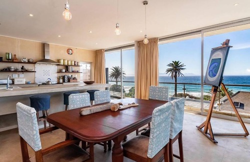 St. James House | Skye Home - Views!