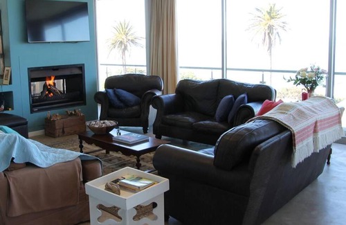 St. James House | Skye Home - Views!