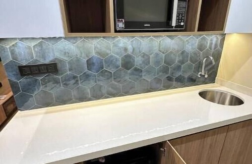 Khar Apartment | Skyline D : A Cozy Studio Apartment