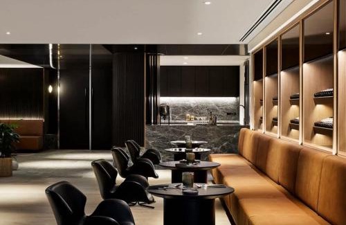 Melbourne Central Business District Apartment | Skyline Executive 2BR Suite Level 66 Corporate-Ready Next to Ritz