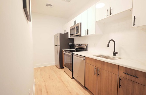 Downtown Apartment | Skyline Luxe Haven Studio - Easy Access to NYC