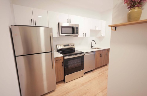 Downtown Apartment | Skyline Luxe Haven Studio - Easy Access to NYC