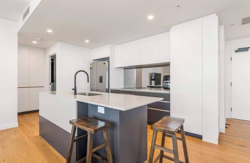 Southport Apartment | Skyline Showdown - Views, Games & Vibes