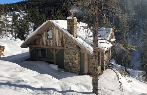 Coal Creek Cabin | SkyRun Cabin - Stunning Mountain Views & Fire Pit