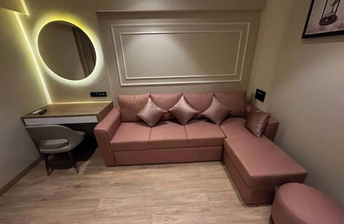 Khar Apartment | Skyview B : A Cozy Apartment