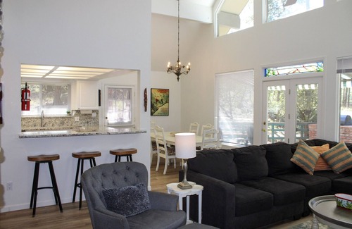 Mountain Club Ski Chalet | Skyview Lodge - Prescott Cabin Rentals