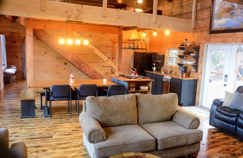 Cosby Cabin | SkyView Smoky Mountain Lodge Near Gatlinburg and Pigeon Forge Tennessee