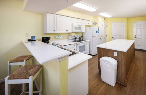 Fort Walton Beach Condo | SL 303: Seaside Chic - Live the Dream in Your Oceanfront Paradise Condo