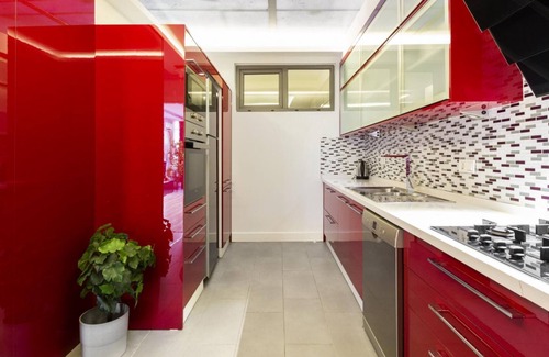 Macka Apartment | Sleek and Central Flat with Backyard in Besiktas