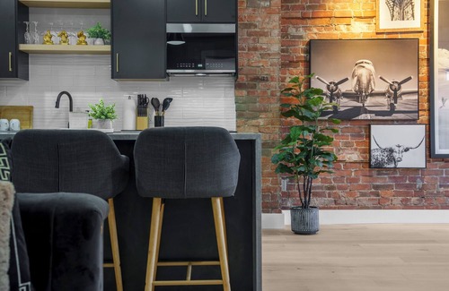 Chatham-Kent Apartment | Sleek Brand New 1 Bedroom - Downtown Luxury!