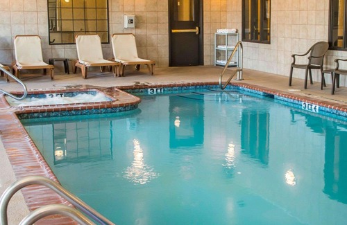 Wetmore Hotel | Sleep Inn and Suites at Six Flags