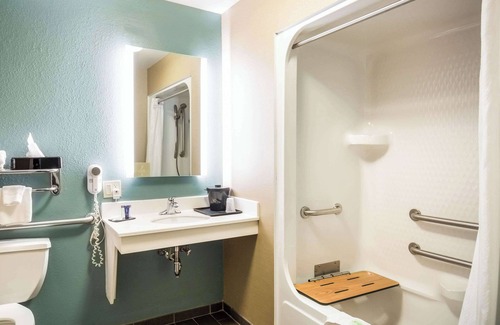 Dunmore Hotel | Sleep Inn & Suites Dunmore