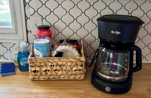 Monroe House | Sleeps 10. Bayou Front Home close to ULM, Sports Complexes, Airport and I-20.