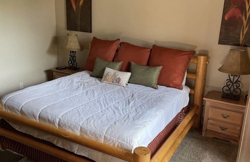 Hurricane Resort | SLEEPS 12! ASTONISHING Condo Resort Close to ZION's National Park