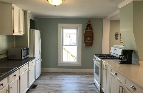 Lake Geneva House | Sleeps 15! DOWNTOWN LAKE GENEVA Fully Licensed for Weekend Rentals!