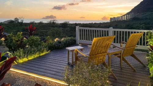 Makaha Valley House | Sleeps 16 2 Homes Ocean Views Shared Pool Gym Near the Beach AvantStay