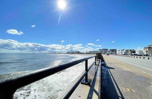 Hampton Apartment | *Sleeps 2 | Hampton Beach Suite | Pet Friendly -
