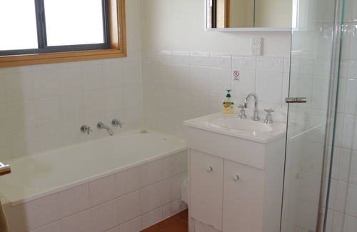 Bremer House | Sleeps 22 guests, two fully-equipped wings. a traditional , comfortable vibe