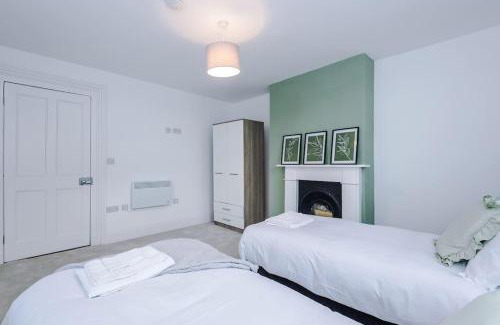 Otley Apartment | Sleeps 4, Duplex Apartment, Long Term Disc