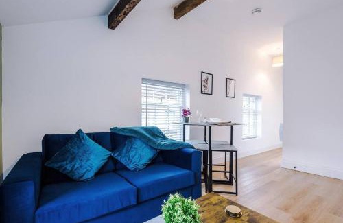 Otley Apartment | Sleeps 4, Duplex Apartment, Long Term Disc