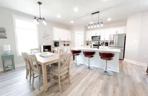 Mexico Beach House | Sleeps 8 · Golf Cart · Pool Table · Coastal Stay