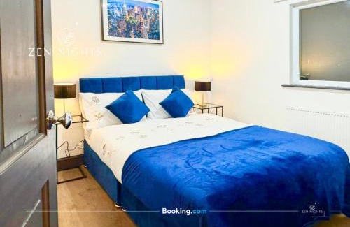 Leicester Apartment | Sleeps 8 l 3 Bedroom l Last-minute Specials l New Property l Elegant House near City Center Sleeps 6 with Free Parking l By Zen Nights Short Lets & Serviced Accommodations