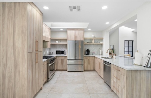 Coronado House | Sleeps 8 | Pool | Centrally Located Oasis