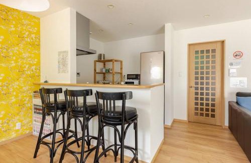 Taisho-ku Apartment | Sleeps 9/Near Expo & USJ/3min Sta/2 Bath