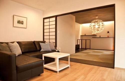 Taisho-ku Apartment | Sleeps 9/Near Expo & USJ/3min Sta/2 Bath