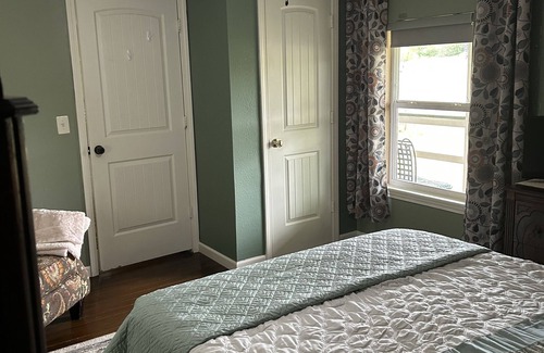 Moodys House | Sleepy River Haven, 1 mi. from the river, next to multiple float resorts.