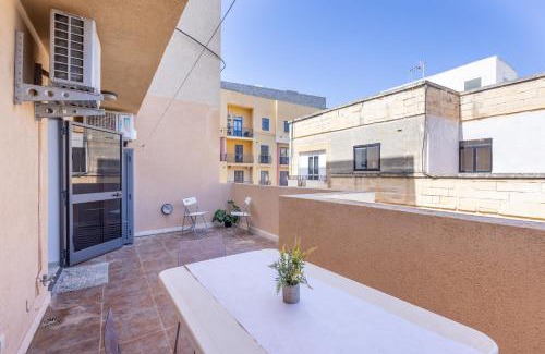 Sliema Apartment | Sliema - Private Terrace, mins walk to Balluta Bay Beach by QuickTrips